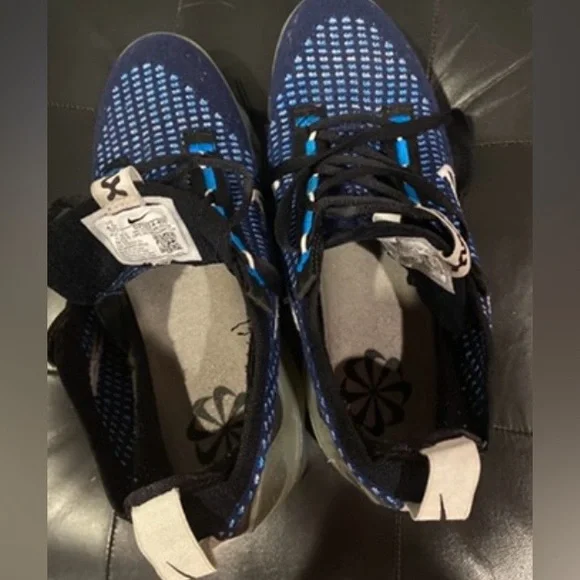 Nike Navy and Black Running Shoes 4.5Y - Picture 9 of 15